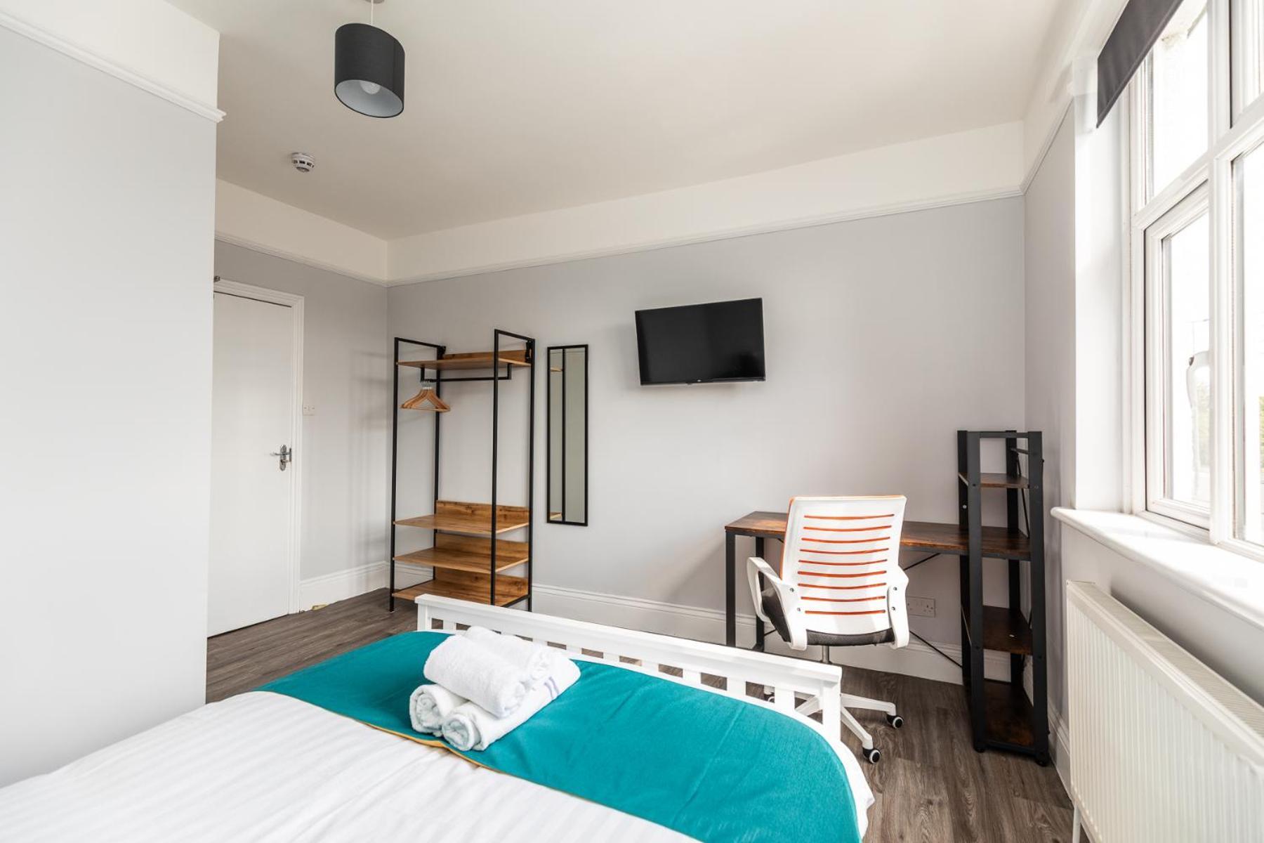 Dove Court Travel Lodge 4 - First Floor Ensuite Almondsbury Exterior photo